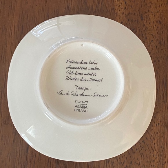 Arabia Old fashioned Christmas plate - Picture 4 of 4